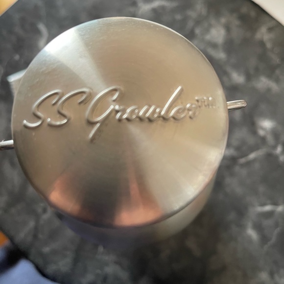 SS Growler 64 oz Stainless Steel Beer/Beverage Container - Picture 2 of 4